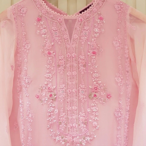 Aganoor PURE CHIFFON HEAVILY EMBROIDERED SALWAR KAMEEZ (KURTA only) - Picture 2 of 4